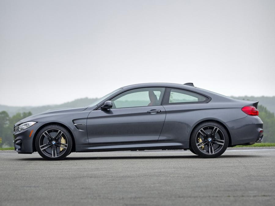 BMW M4 Coupe 2015 года  (US) (фото 5 из 16)